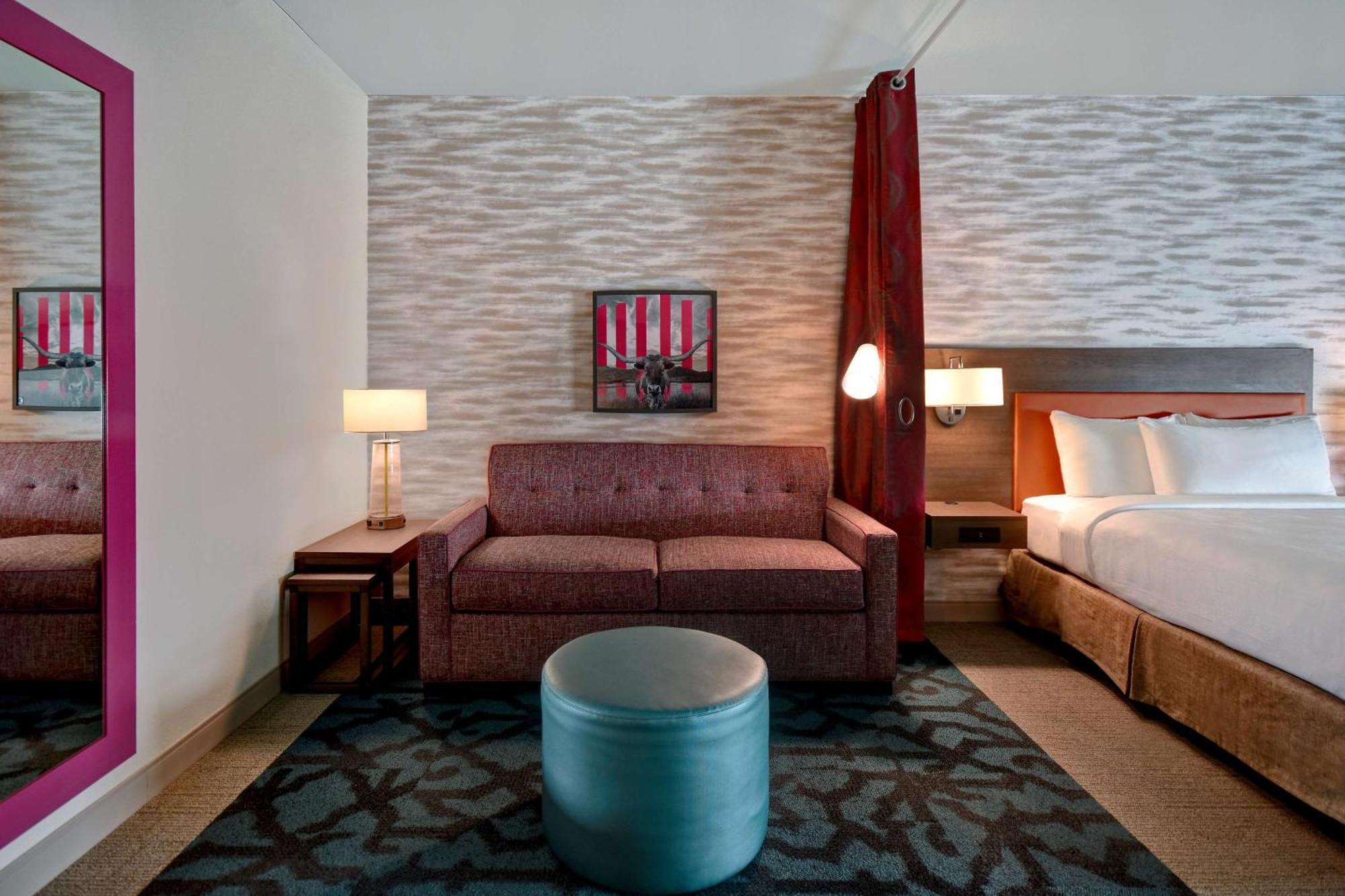 Home2 Suites By Hilton Одеса Екстериор снимка